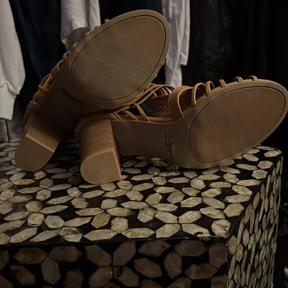 Sandal block heels by Charlotte Russe - Picture 2 of 4